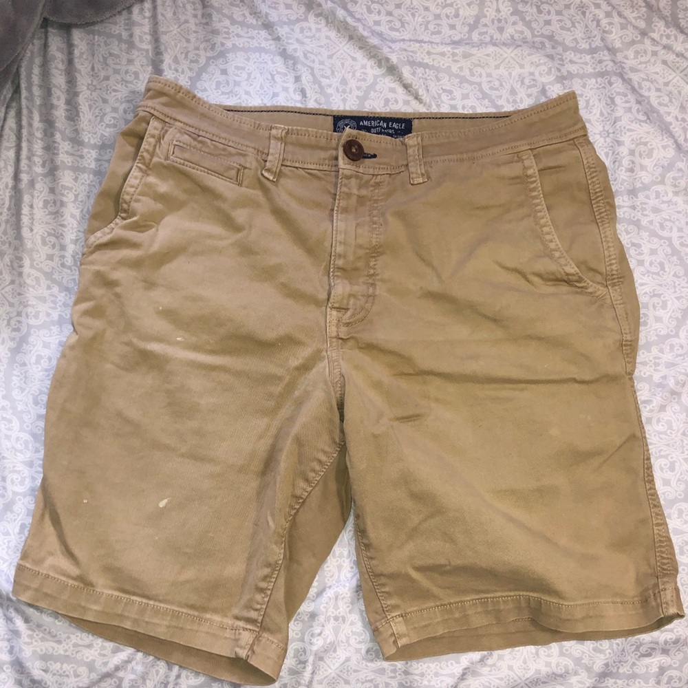 American eagle khaki shorts